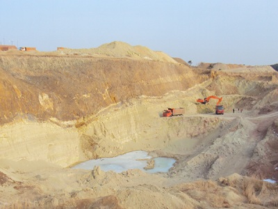 大量长期收购膨润土原矿应学会膨润土原矿品位的鉴别技巧
